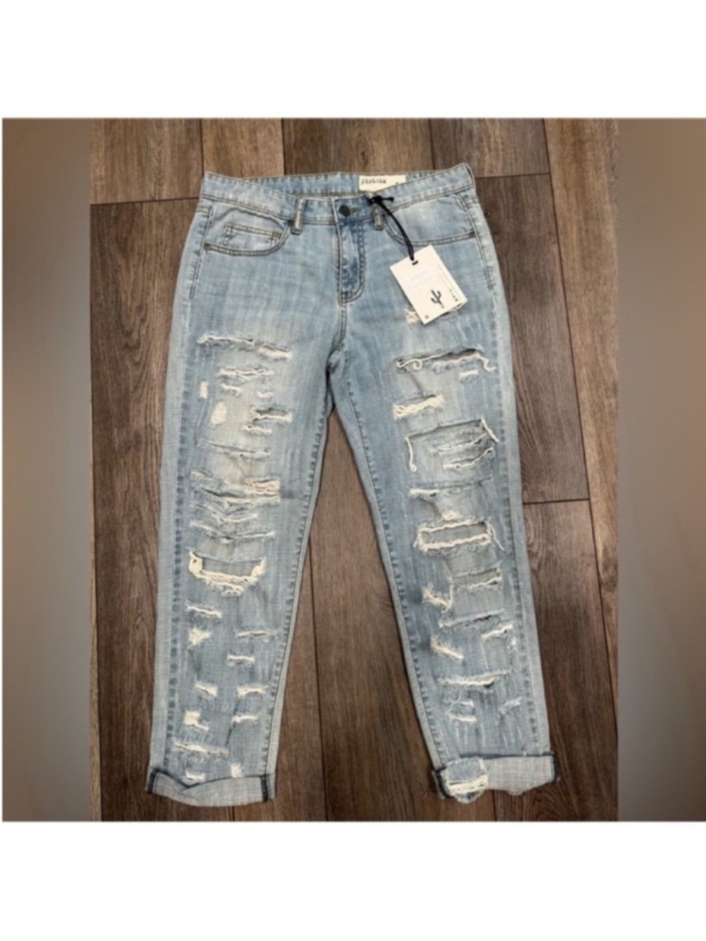 NWT pistola Women’s Light Wash Distressed Boyfriend Jeans Size 27